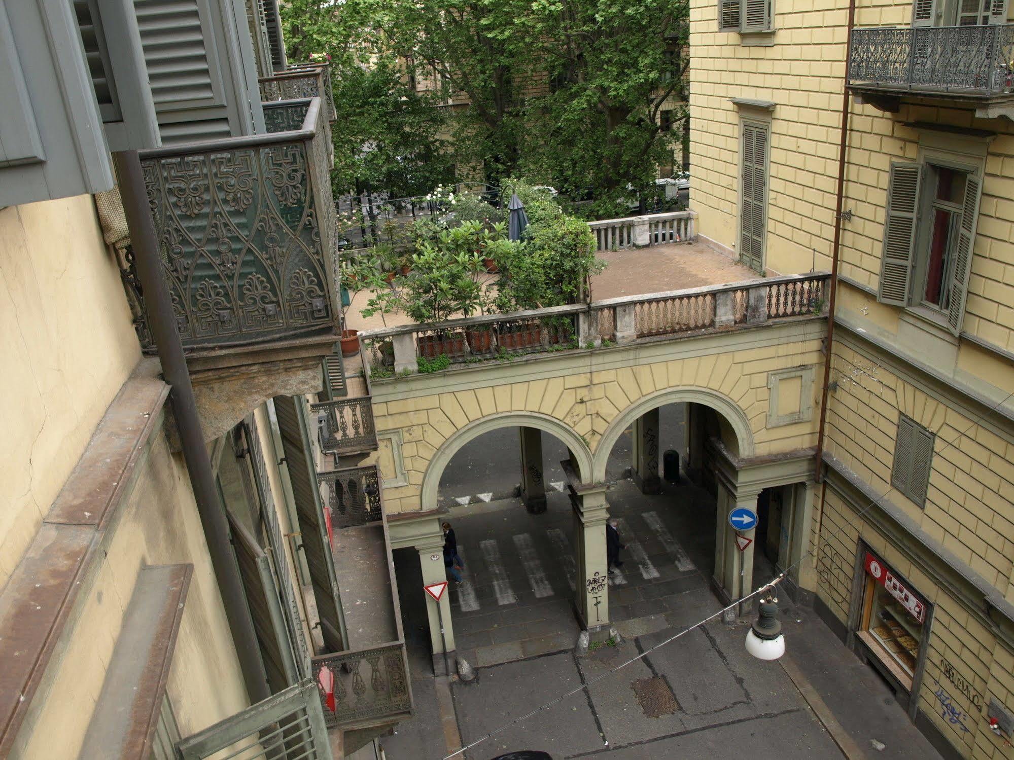 Station Couette-café